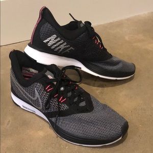 Women’s Nike Zoom tennis shoes